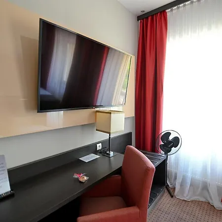 德尔塔因酒店 酒店 Dzierżoniów