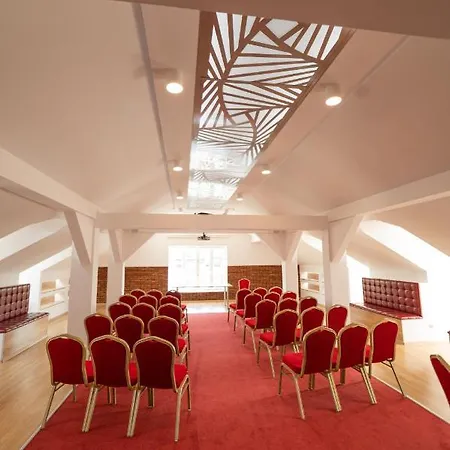 德尔塔因酒店 酒店 Dzierżoniów