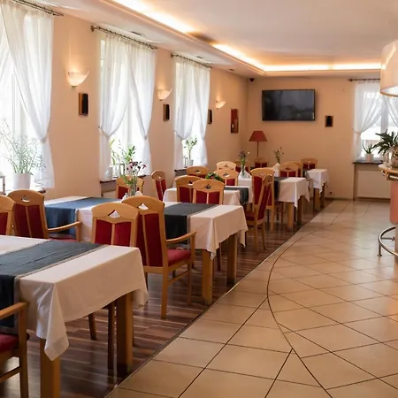 德尔塔因酒店 3* Dzierżoniów