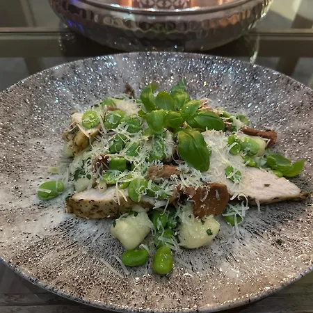 Отель Delta In Дзержонюв