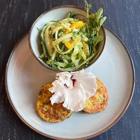 Delta In Дзержонюв