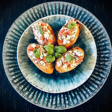 Отель Delta In Дзержонюв