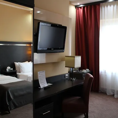 Delta In Дзержонюв