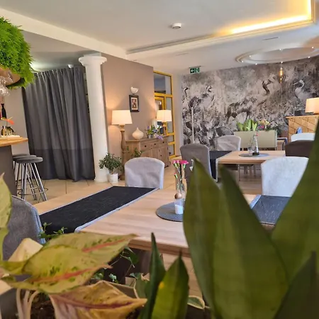 Hotel Delta In 3*