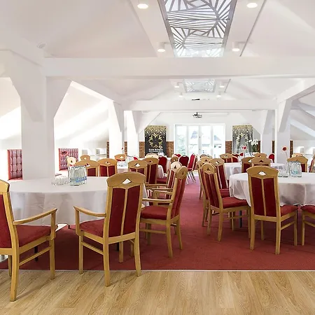 德尔塔因酒店 3* Dzierżoniów