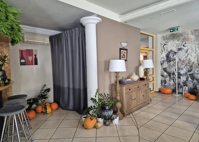 Delta In Otel Dzierżoniów